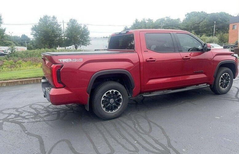 2022 Toyota Tundra SR5 CrewMax photo 2