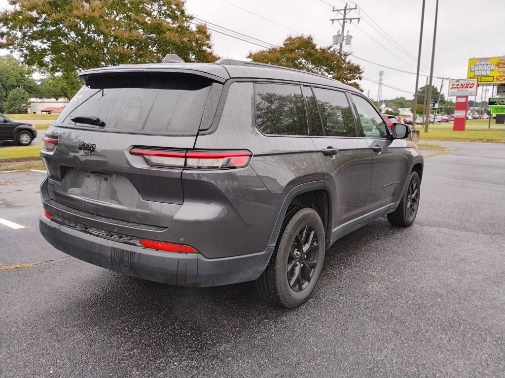 2024 Jeep Grand Cherokee Altitude photo 3