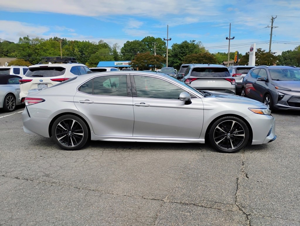 2018 Toyota Camry XSE V6 photo 2