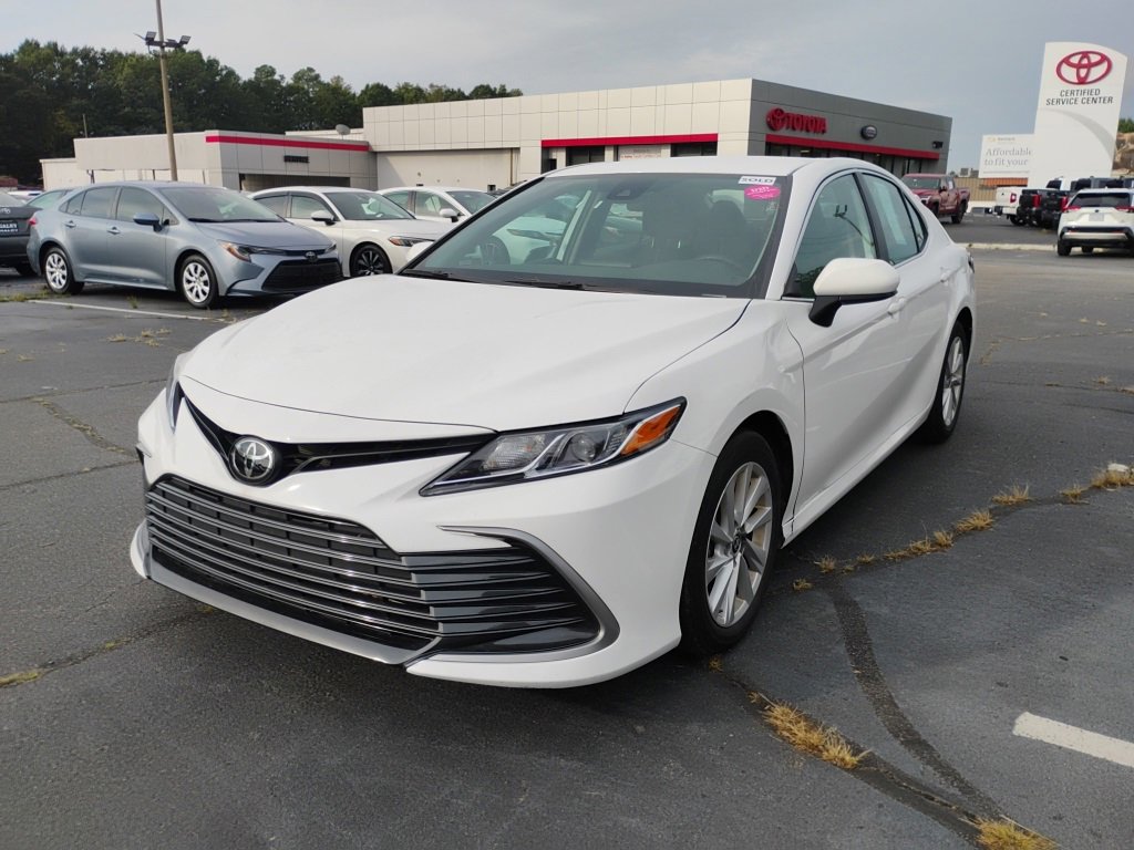 2024 Toyota Camry LE photo 3