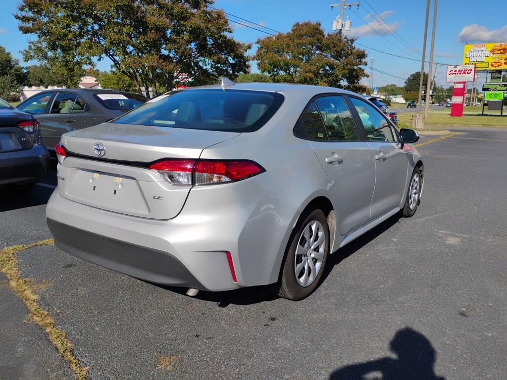 2024 Toyota Corolla LE photo 3