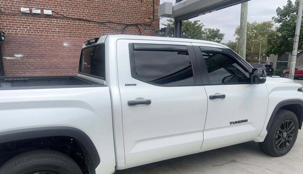 2024 Toyota Tundra Limited CrewMax photo 2