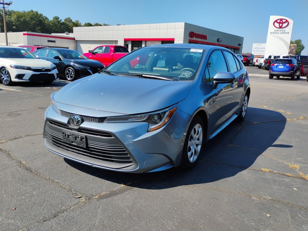 2024 Toyota Corolla LE photo 4