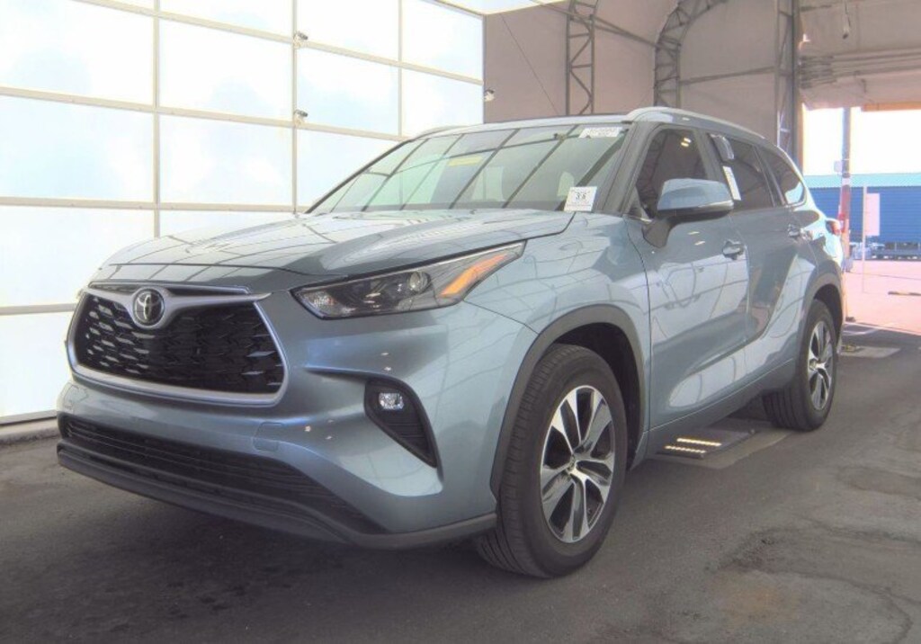 Used 2023 Toyota Highlander L SUV