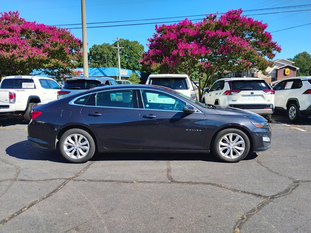 2023 Chevrolet Malibu 1LT photo 2