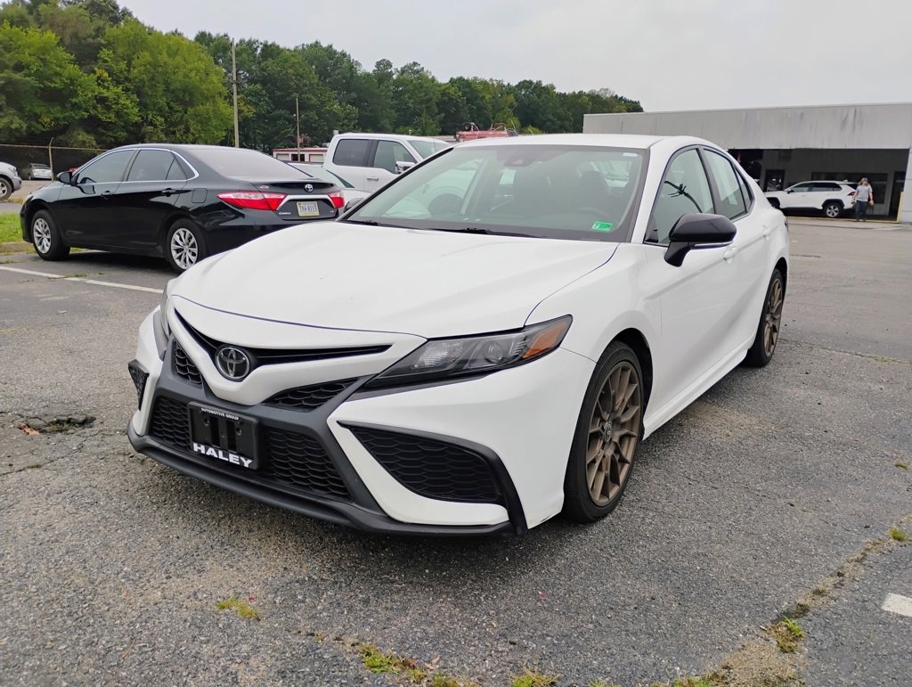 2023 Toyota Camry SE photo 2