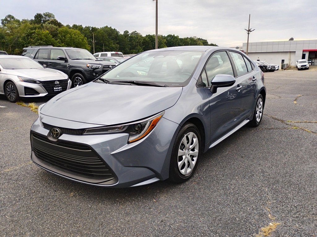 2024 Toyota Corolla LE photo 4