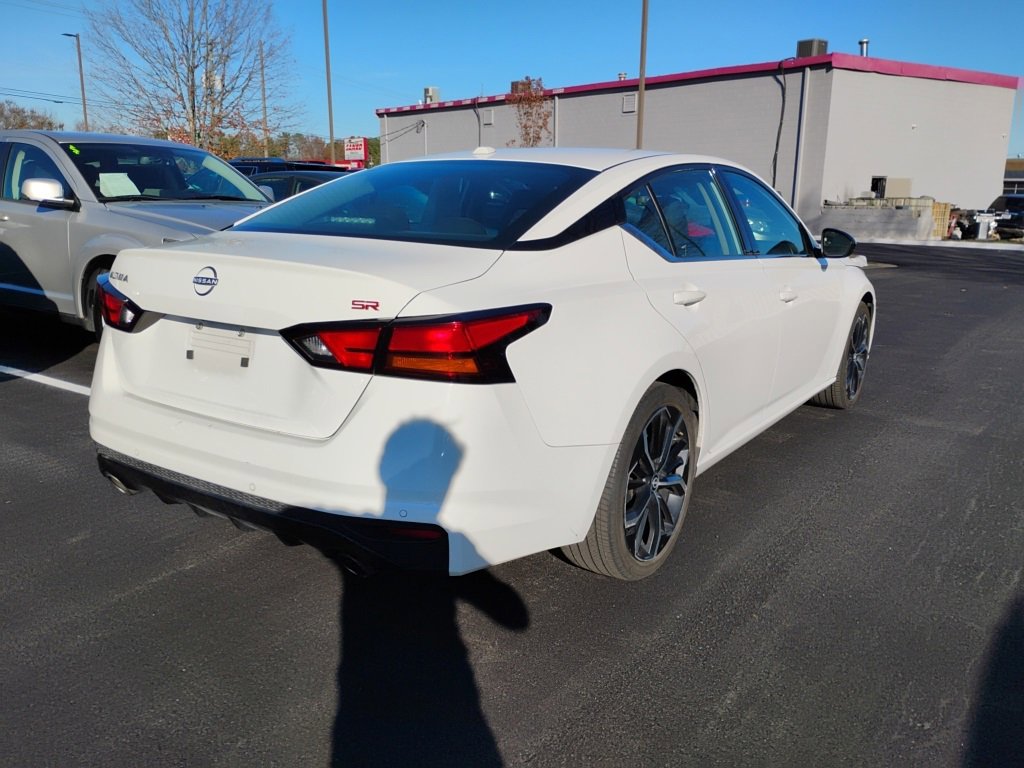 2023 Nissan Altima 2.5 SR photo 3