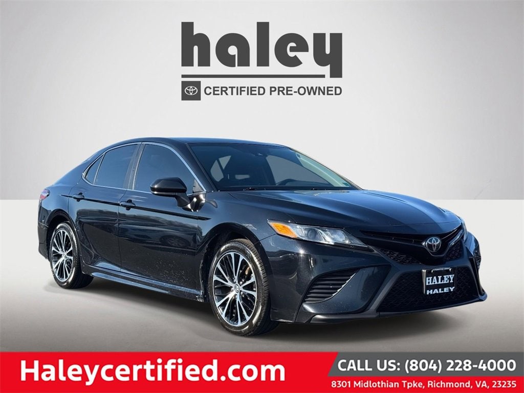 Used 2020 Toyota Camry SE Sedan