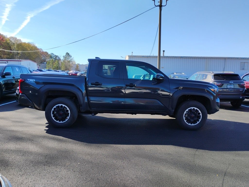 2024 Toyota Tacoma TRD Off-Road Double Cab photo 2