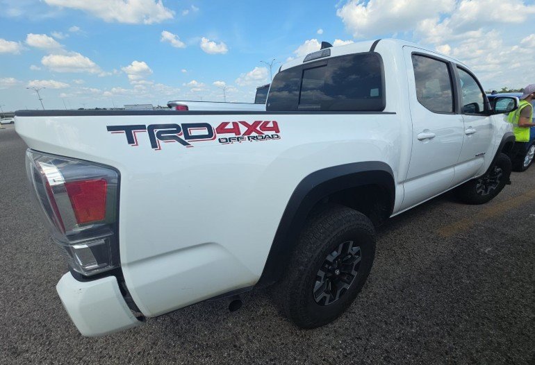 2023 Toyota Tacoma SR5 Double Cab photo 4