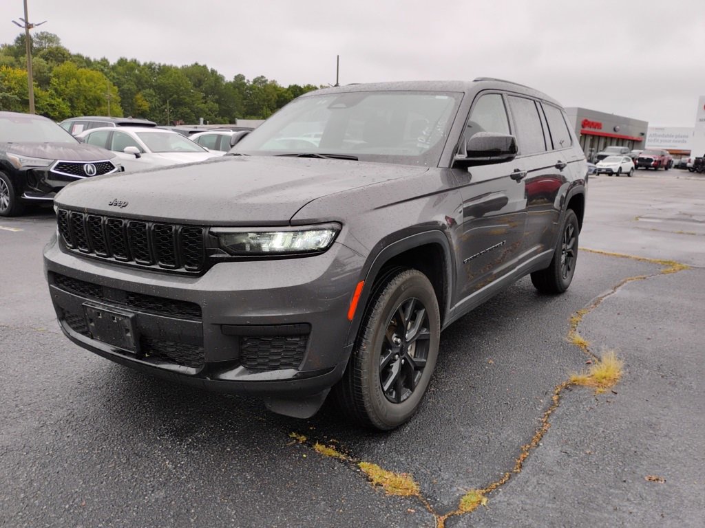 2024 Jeep Grand Cherokee Altitude photo 4