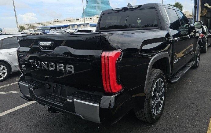 2024 Toyota Tundra Limited CrewMax photo 3