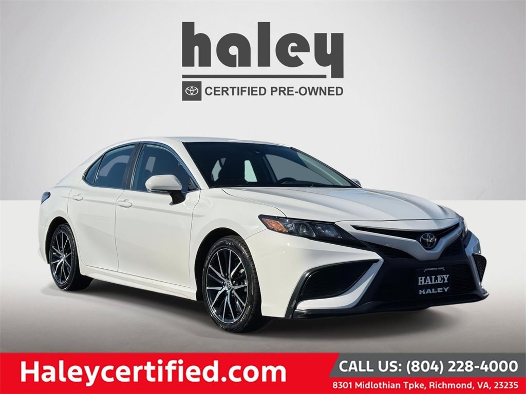 Used 2023 Toyota Camry SE Sedan