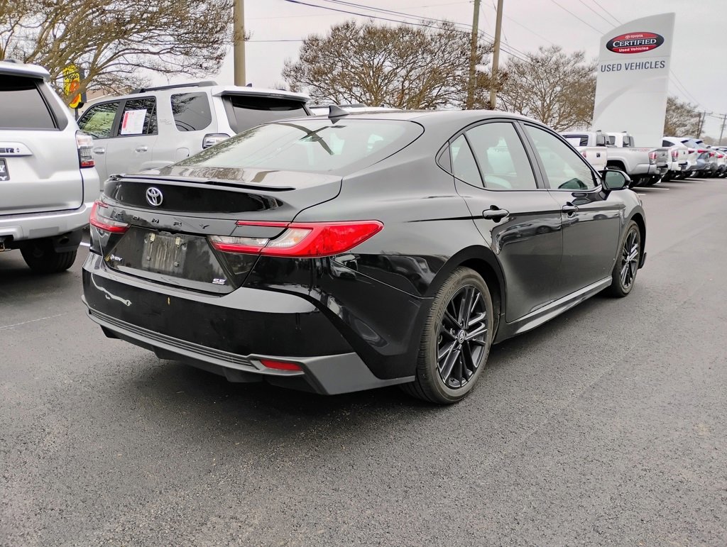 2025 Toyota Camry SE photo 3