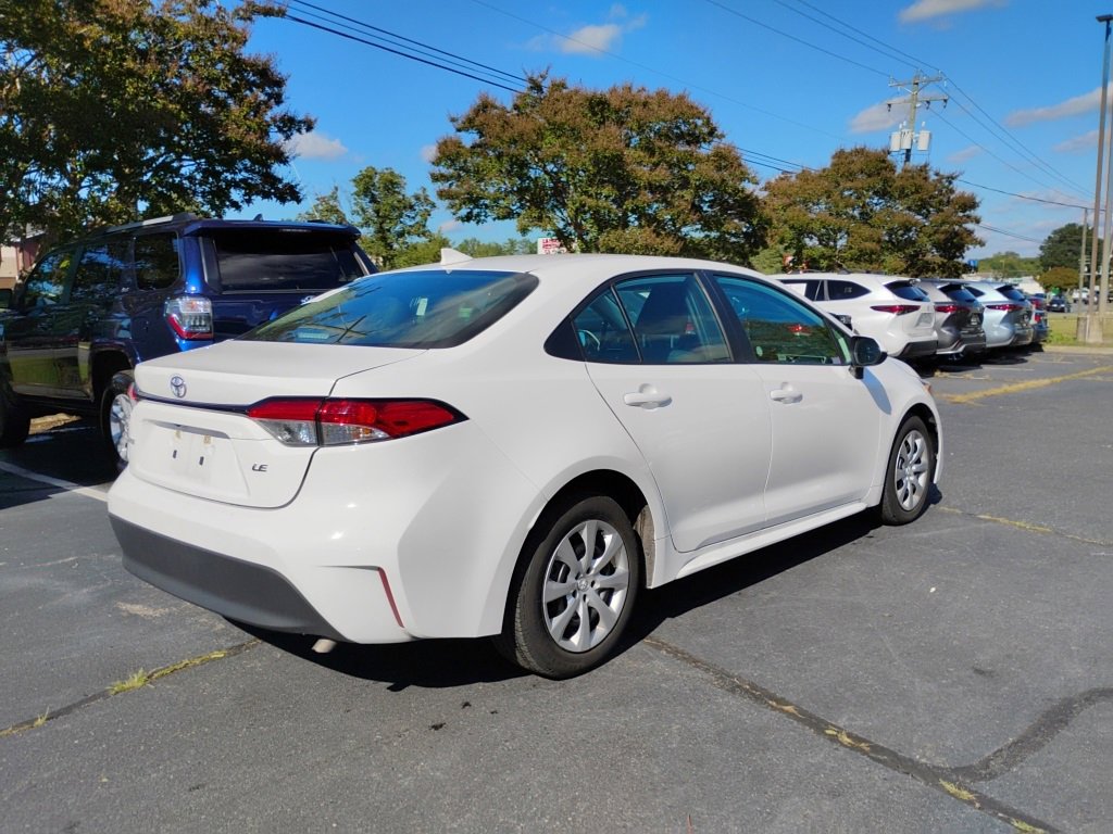 2024 Toyota Corolla LE photo 3