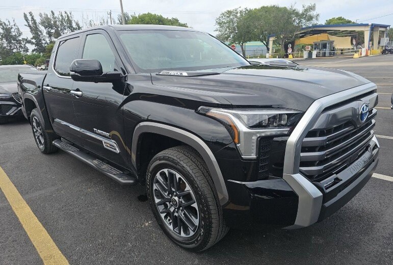 2024 Toyota Tundra Limited CrewMax photo 2
