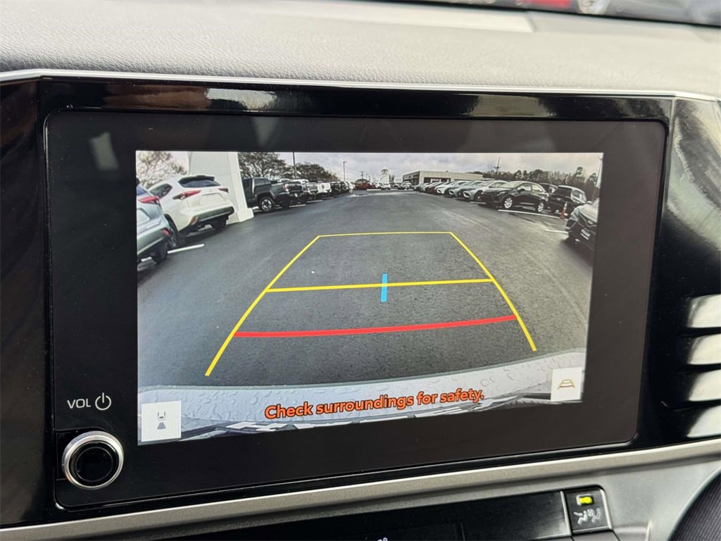 2025 Toyota Camry LE photo 4