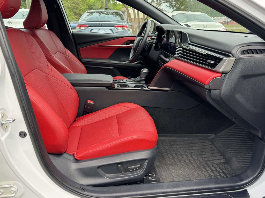 2025 Toyota Camry XSE - Photo 14