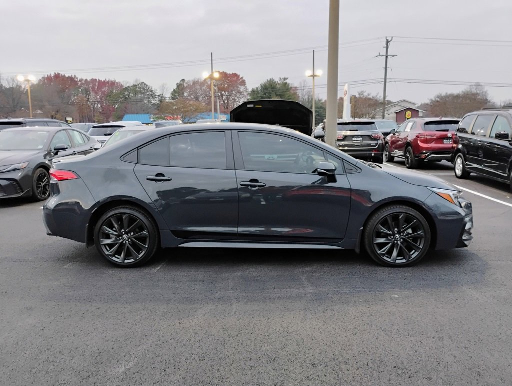 2024 Toyota Corolla SE photo 2