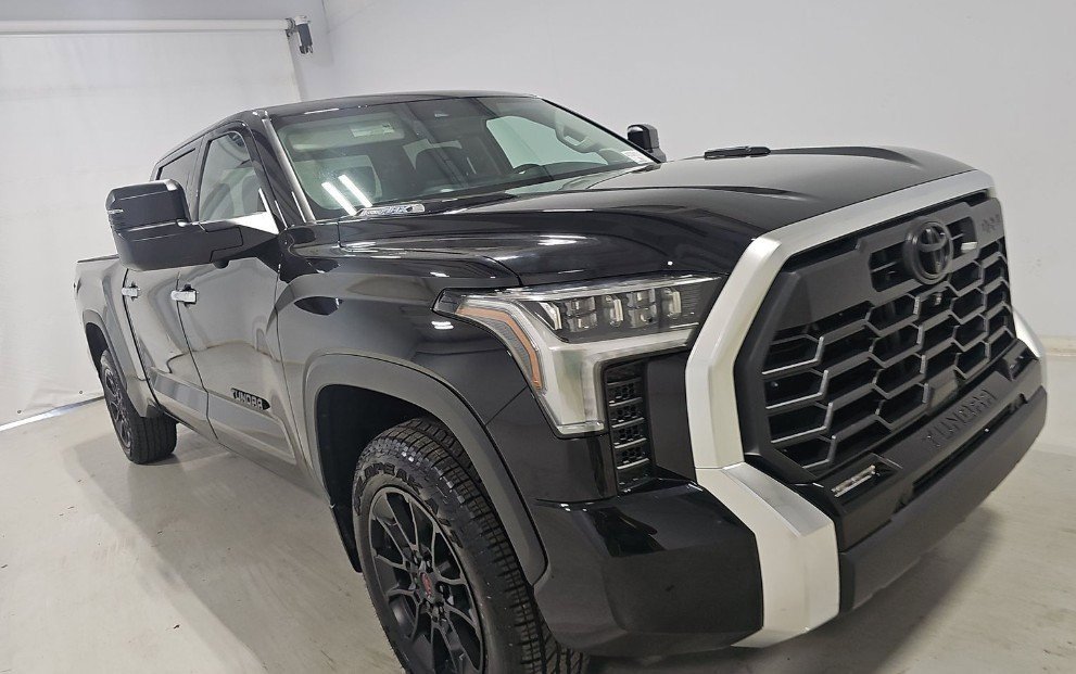 2023 Toyota Tundra Limited photo 2