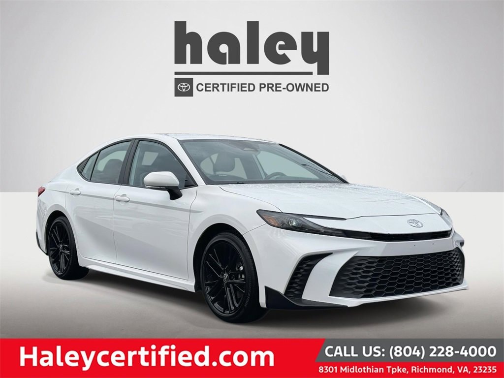 Used 2025 Toyota Camry SE Sedan