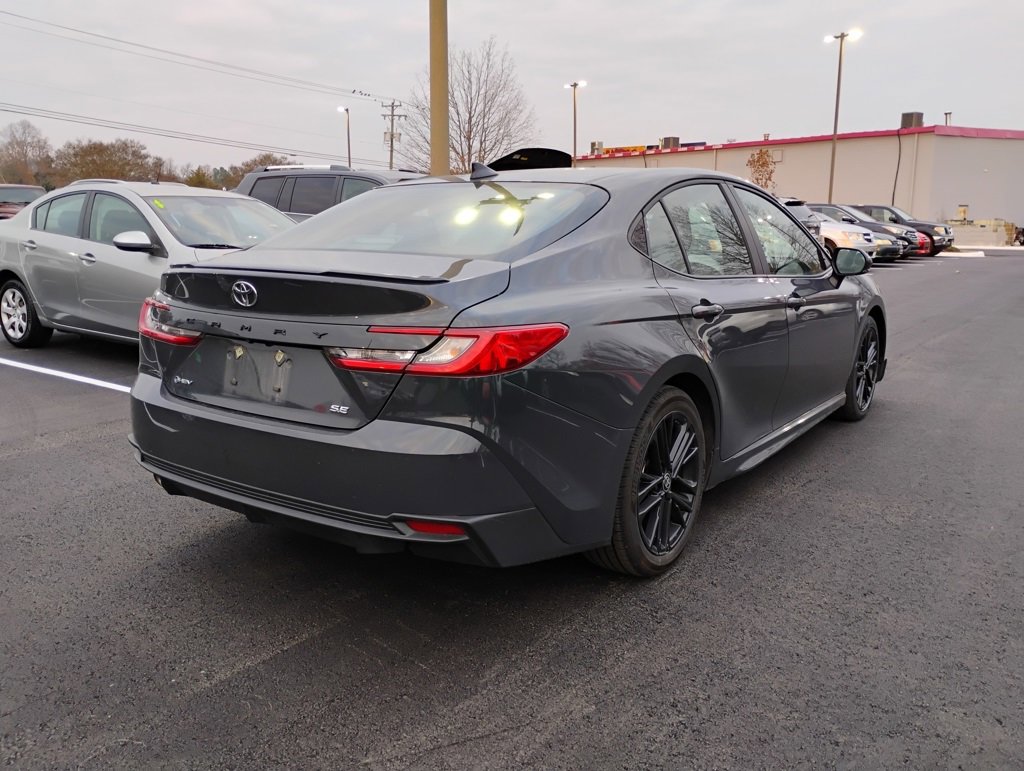 2025 Toyota Camry SE photo 3