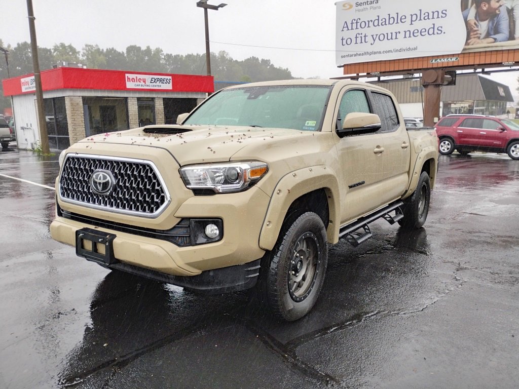 2018 Toyota Tacoma TRD Sport Double Cab photo 4