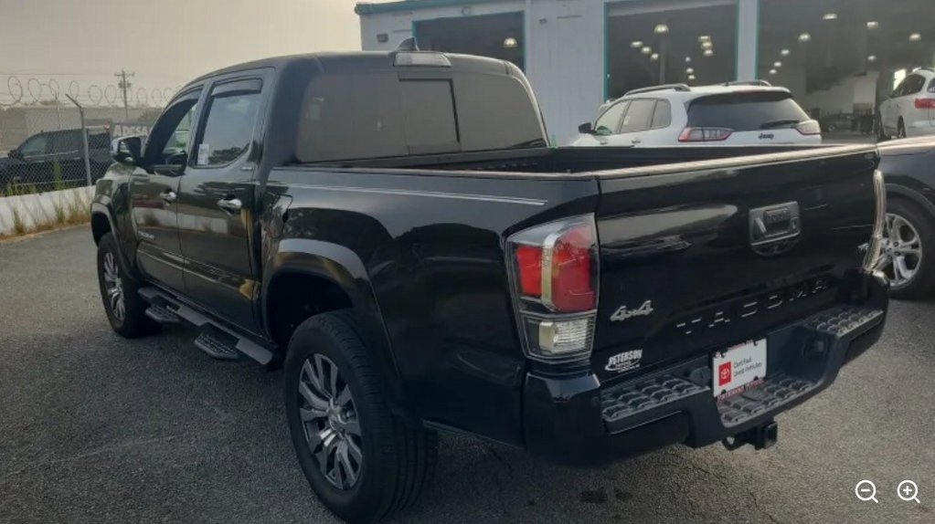 2023 Toyota Tacoma Limited V6 photo 4
