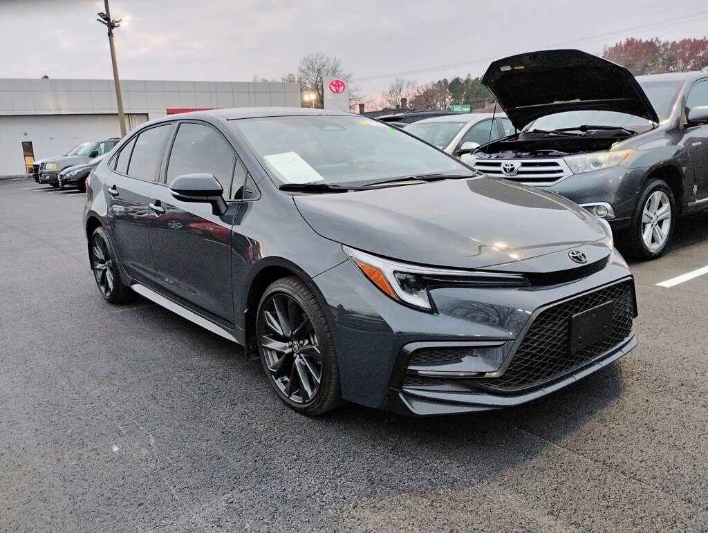 Used 2024 Toyota Corolla SE Sedan
