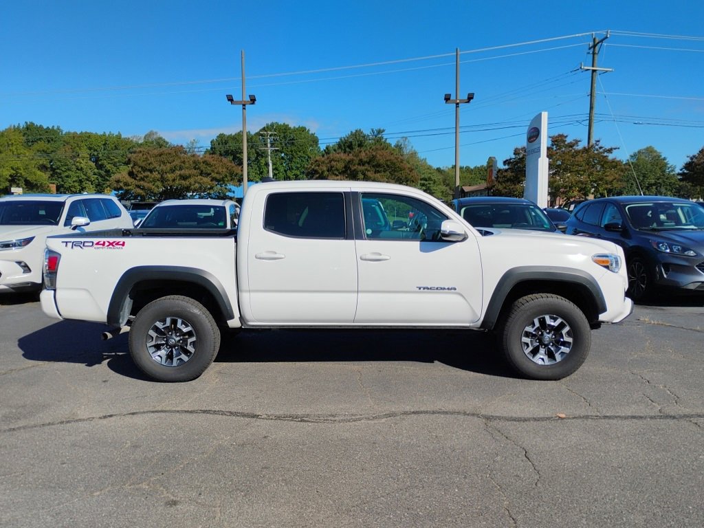 2023 Toyota Tacoma SR5 photo 2