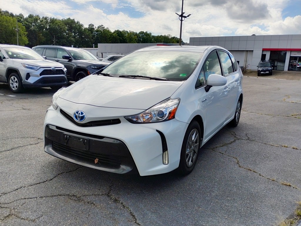 2015 Toyota Prius V Two photo 4
