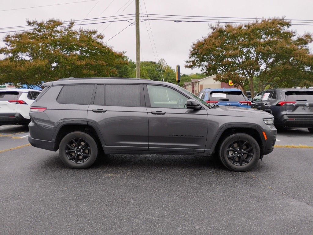 2024 Jeep Grand Cherokee Altitude photo 2