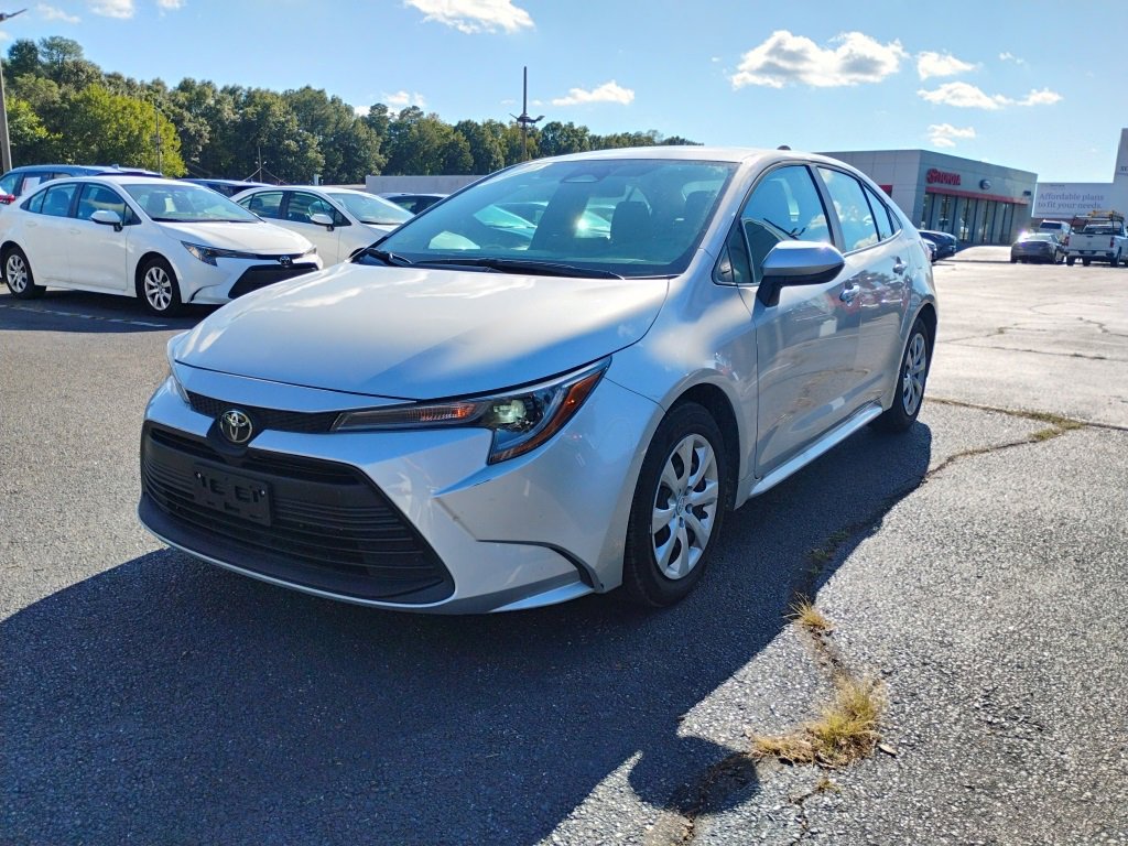 2024 Toyota Corolla LE photo 4