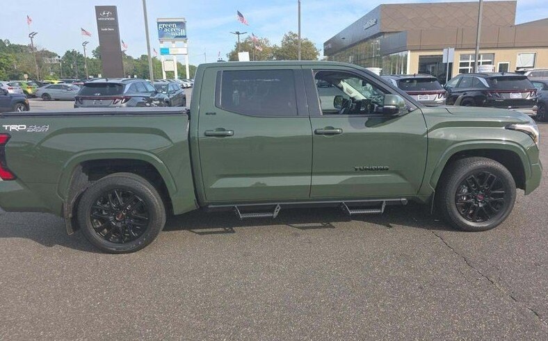 2023 Toyota Tundra SR5 photo 2