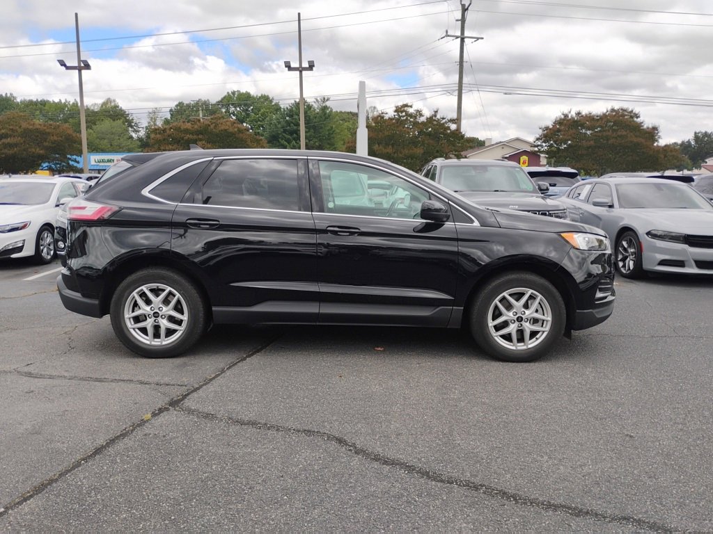 2024 Ford Edge SEL photo 2