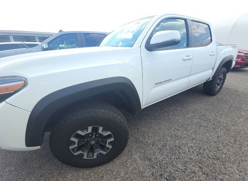 2023 Toyota Tacoma SR5 Double Cab photo 2