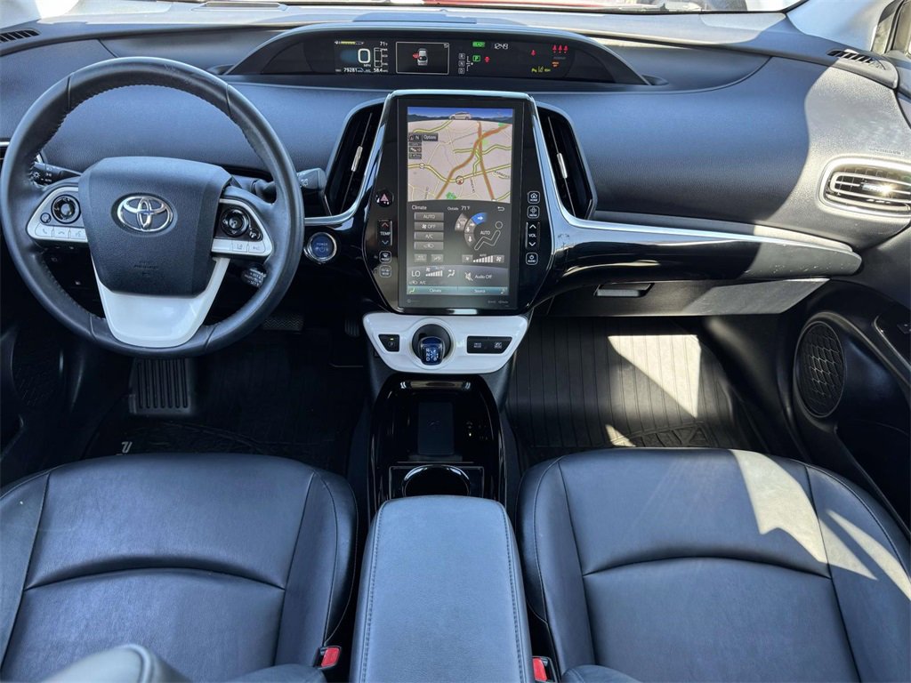 2018 Toyota Prius Four photo 2