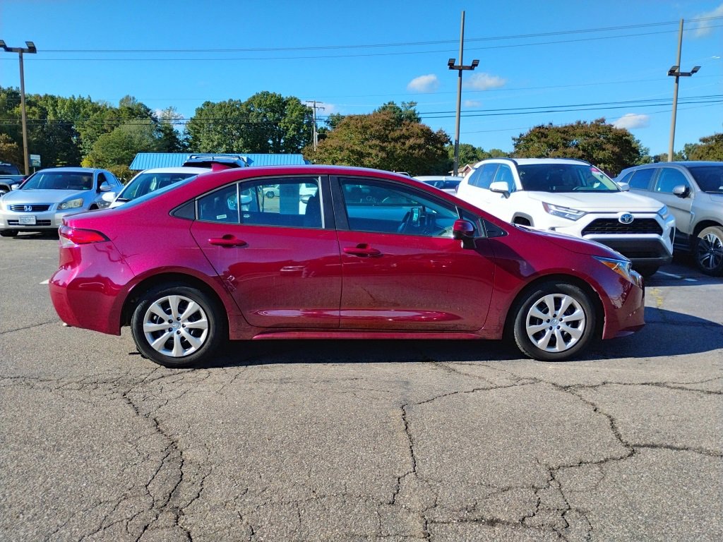 2024 Toyota Corolla LE photo 2