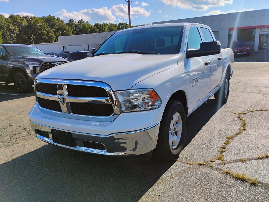 2023 Ram 1500 Classic SLT photo 4