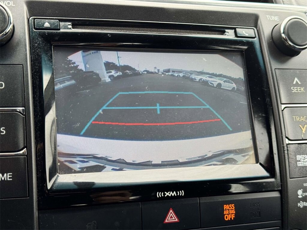 Used 2016 Toyota Camry SE Sedan