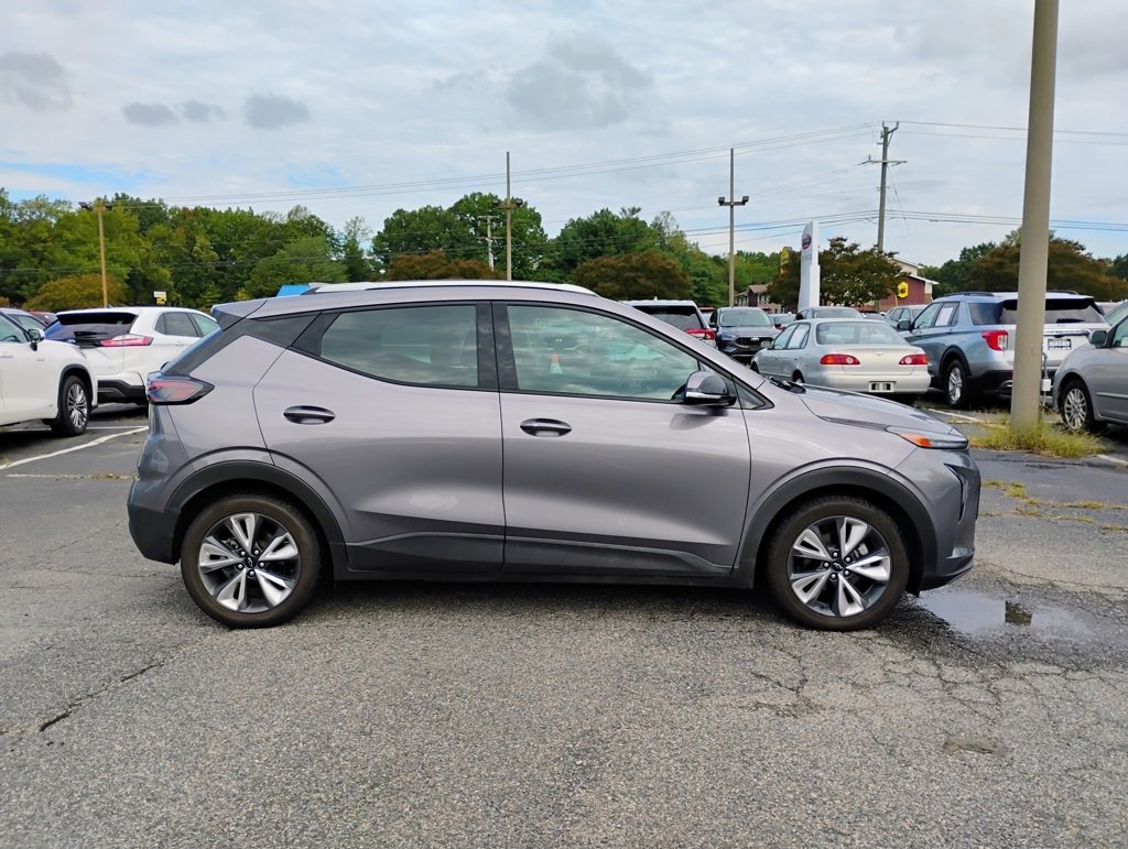 2023 Chevrolet Bolt EUV photo 2