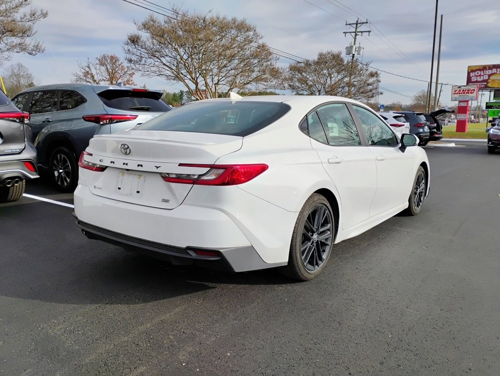 2025 Toyota Camry SE photo 3