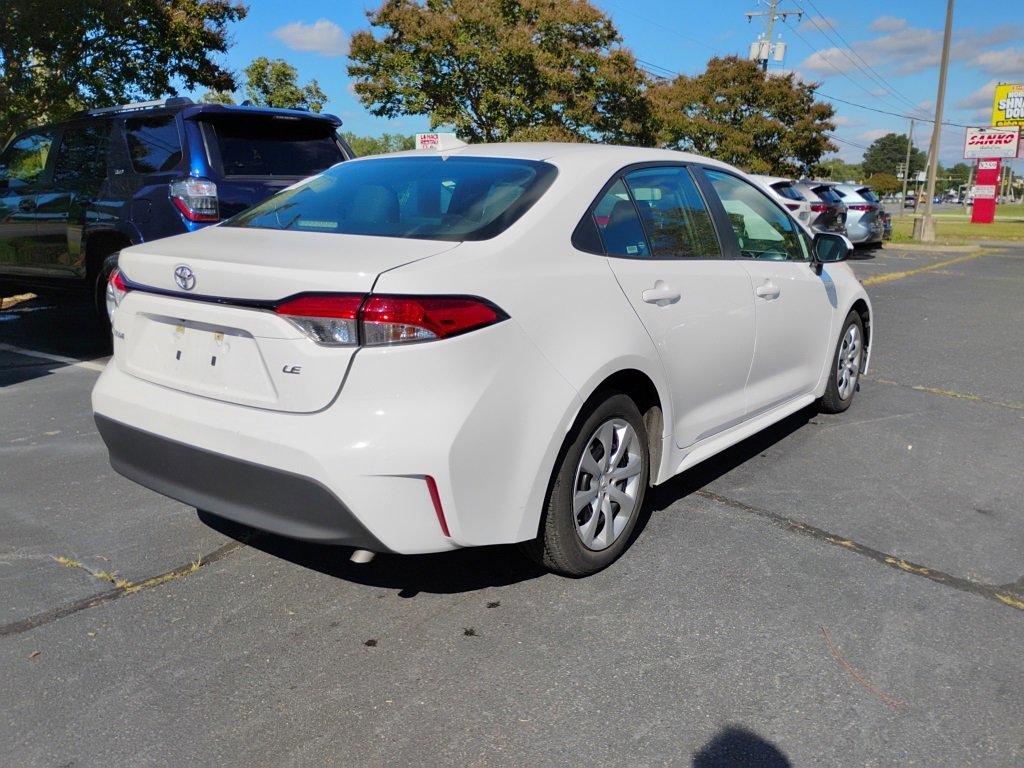 2024 Toyota Corolla LE photo 3