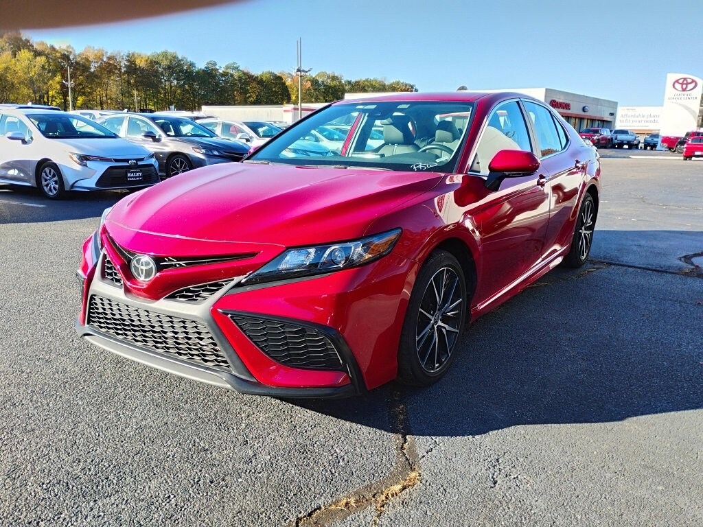 Used 2024 Toyota Camry SE Sedan