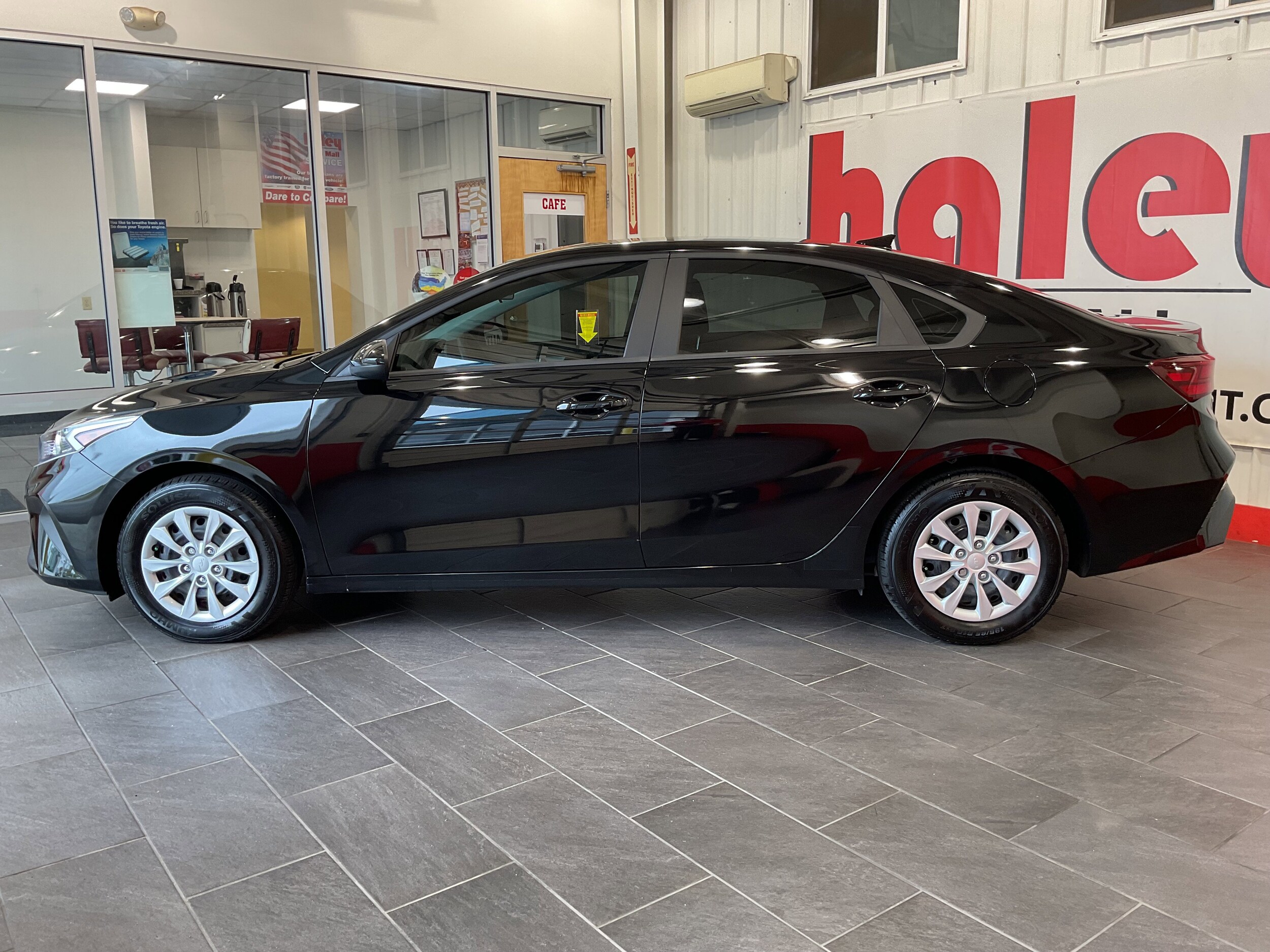 2024 Kia Forte LX photo 2