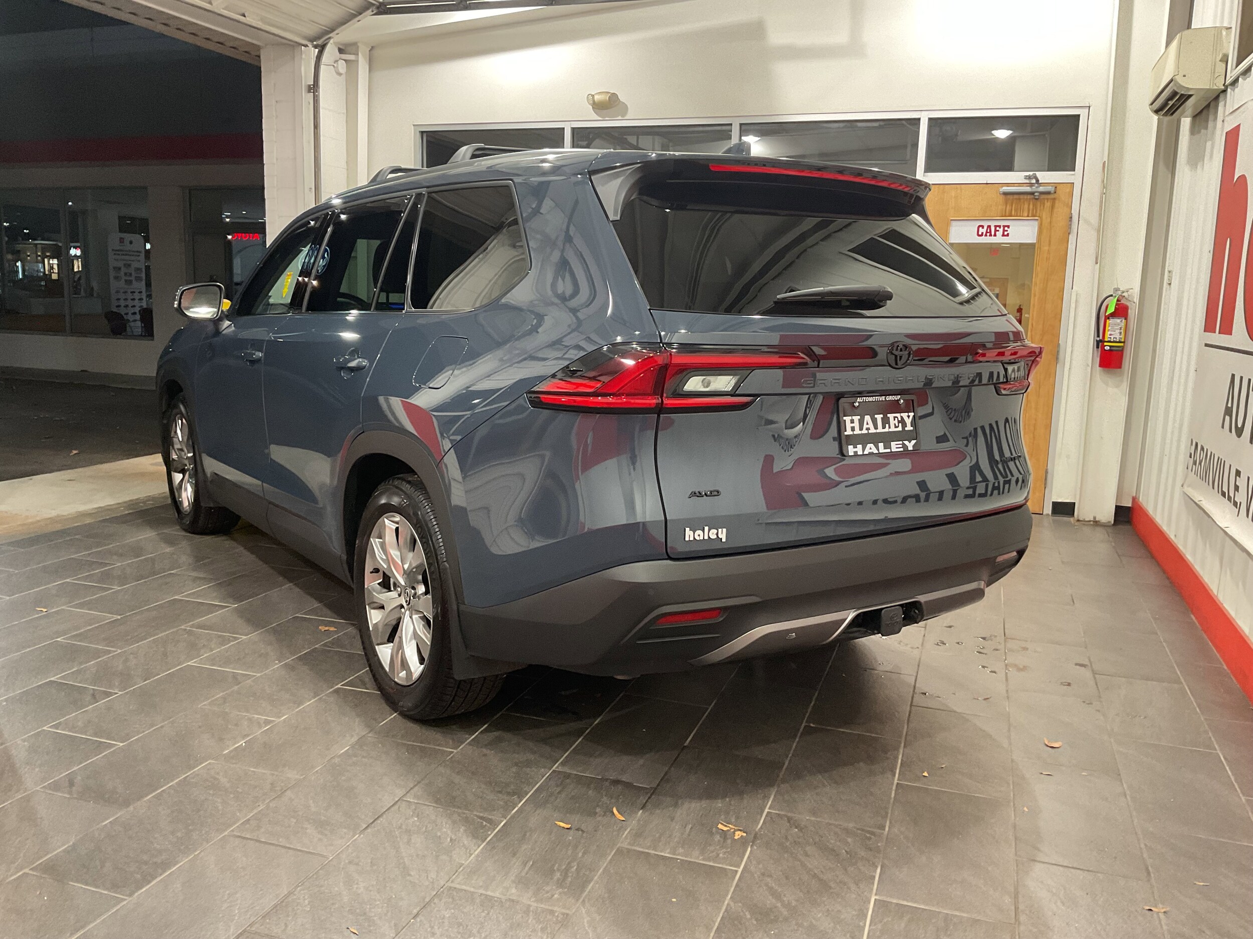 2025 Toyota Grand Highlander Limited photo 4