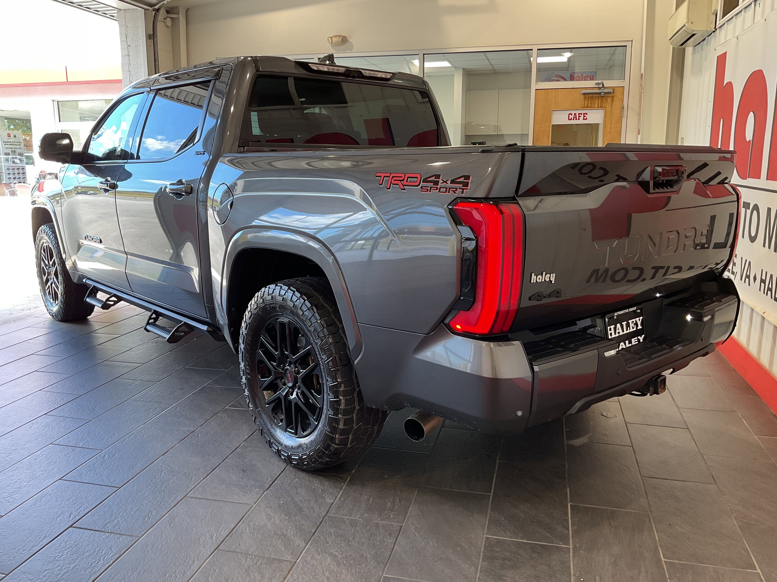 2022 Toyota Tundra SR5 CrewMax photo 2