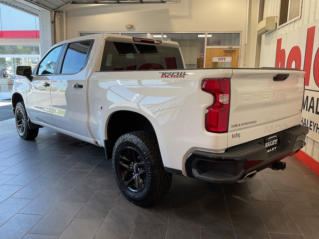 Used 2023 Chevrolet Silverado 1500 LT Trail Boss 4WD Crew Cab 147 LT Trail Boss