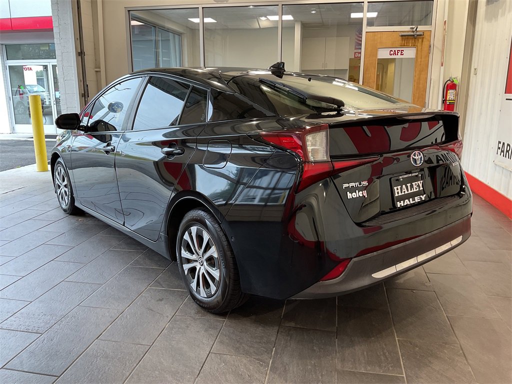 2019 Toyota Prius LE photo 4